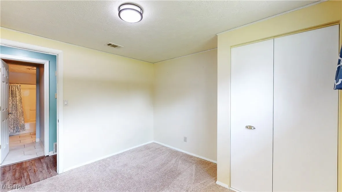 BEDROOM 2. VIEW 2.