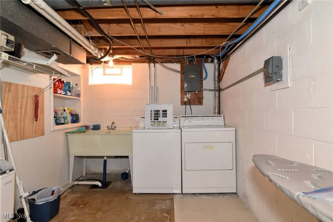 1977 Jacqueline Drive, Parma, Ohio,MLS Now Listing ID