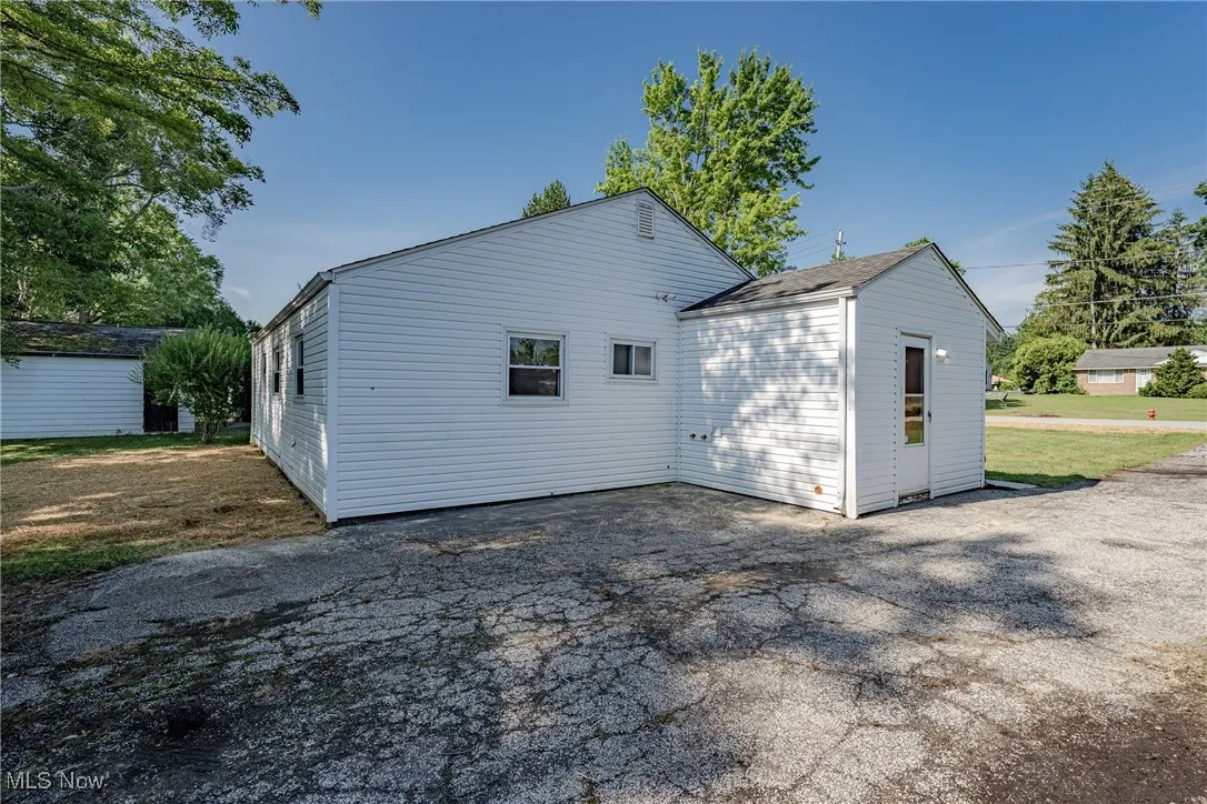 329 Cynthia Drive, Chardon, Ohio 44024,MLS Now Listing ID