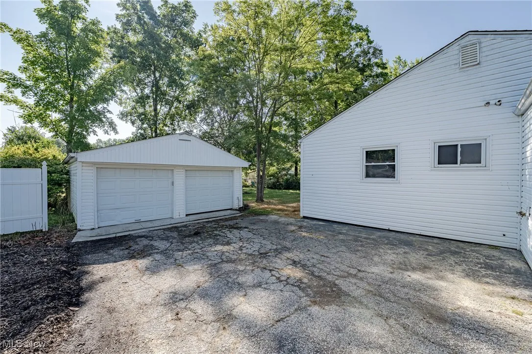 329 Cynthia Drive, Chardon, Ohio 44024,MLS Now Listing ID