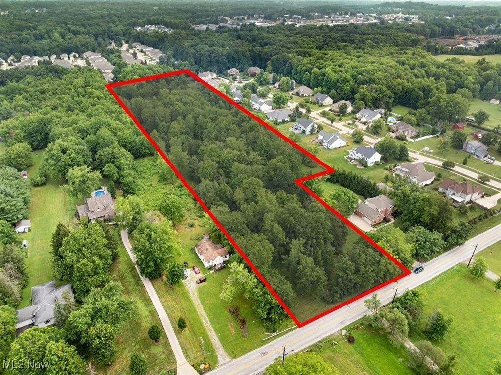 Red lines are for illustration purposes only and do not represent legal property lines. Consult county records for exact legal description.