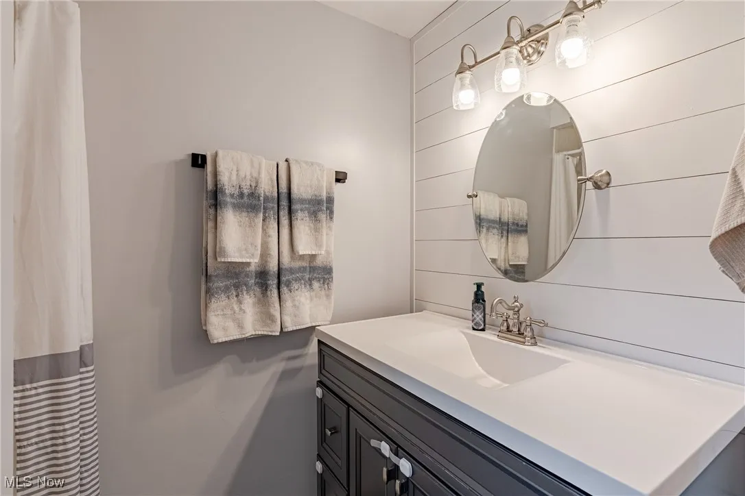 1896 Bromton Drive, Lyndhurst, Ohio 44124,MLS Now Listing ID
