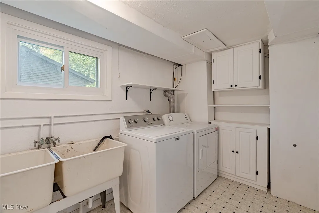 1896 Bromton Drive, Lyndhurst, Ohio 44124,MLS Now Listing ID