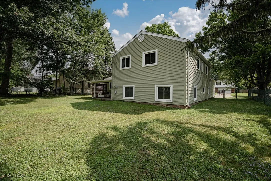 1896 Bromton Drive, Lyndhurst, Ohio 44124,MLS Now Listing ID