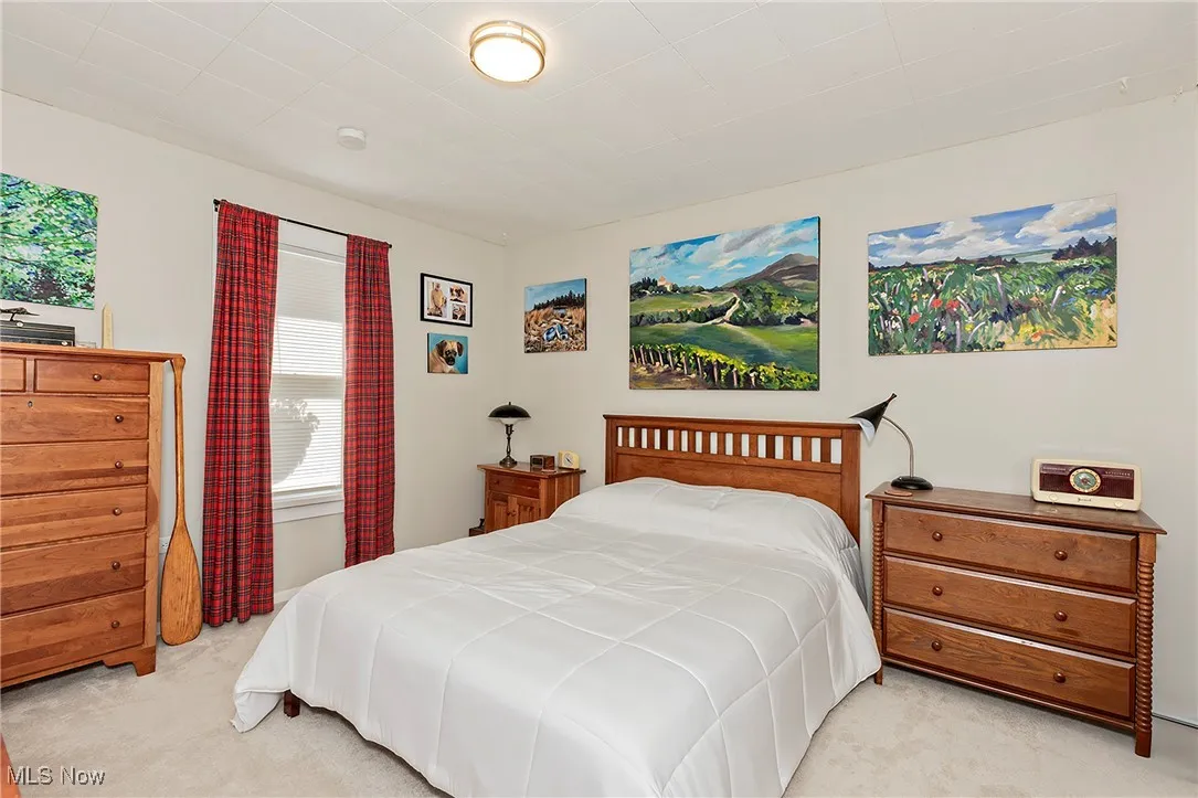 Bedroom #1 - with newer carpet