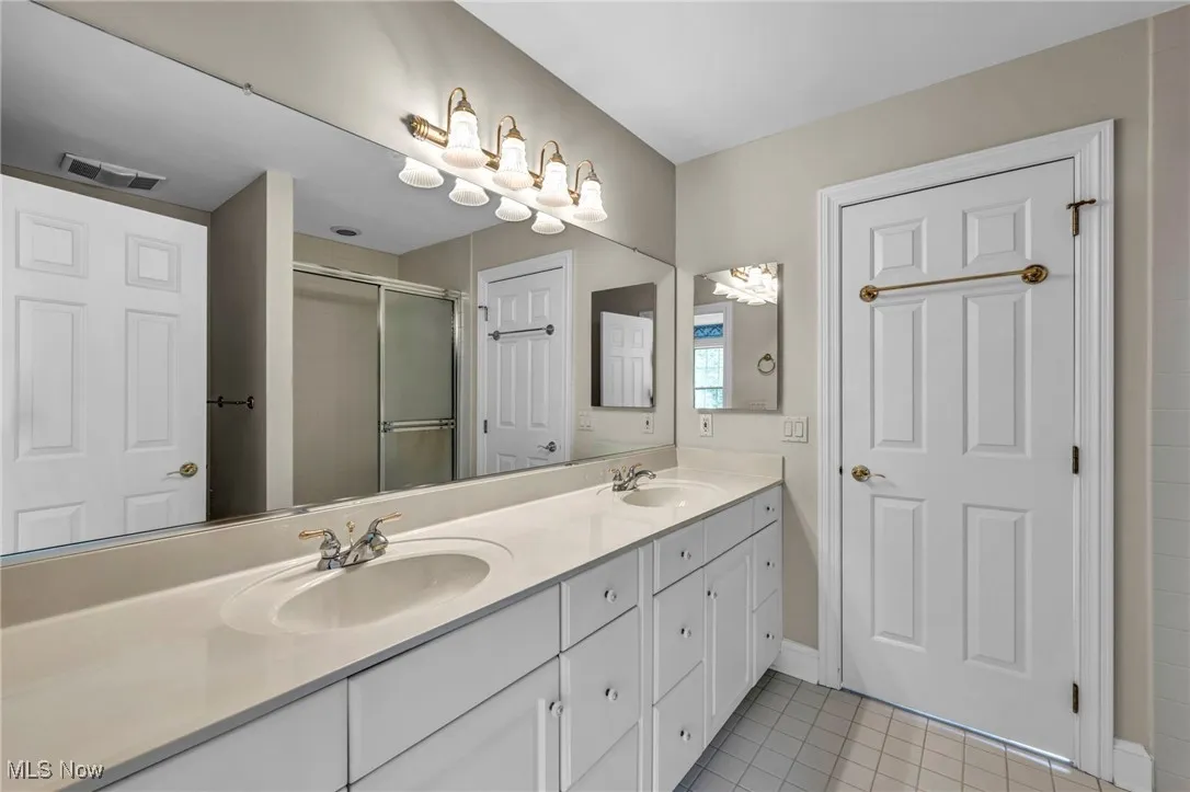 Jack and Jill Bath