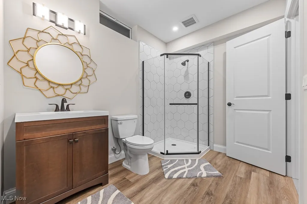 Basement full bathroom