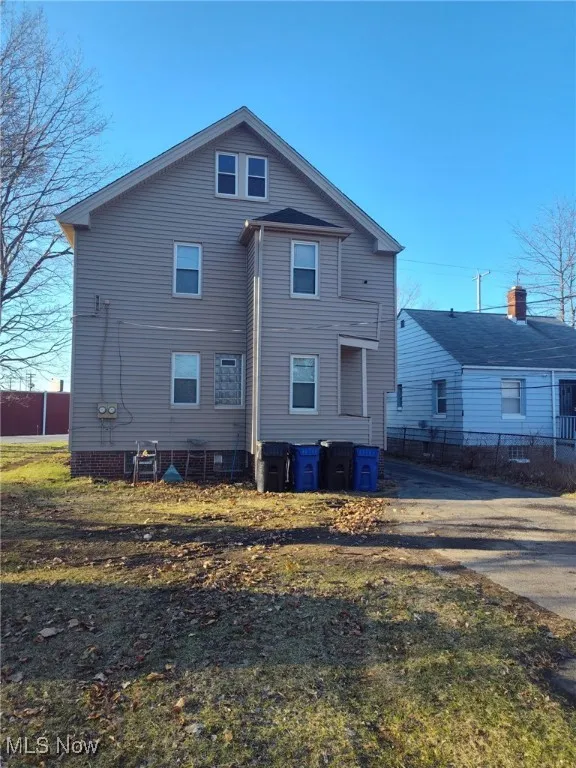 View of side of home