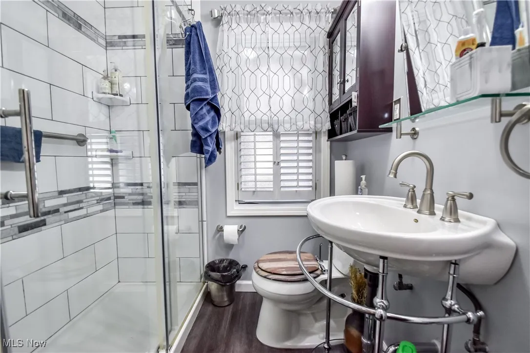 Main level bath