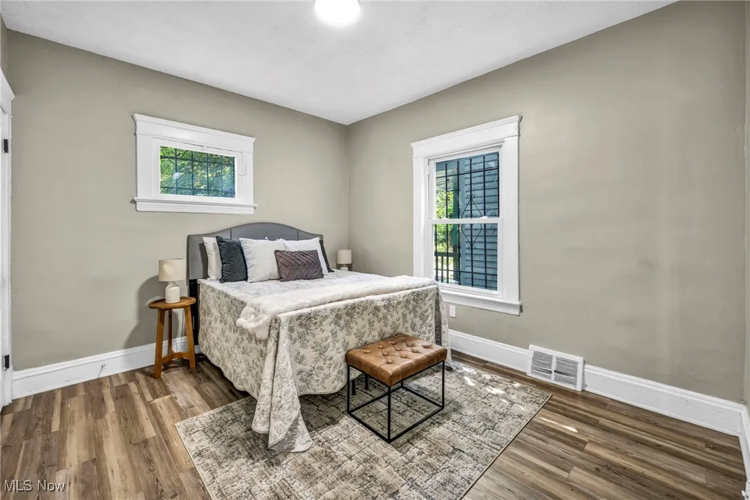 Unit 1- downstairs 3 bed/1.5 bath