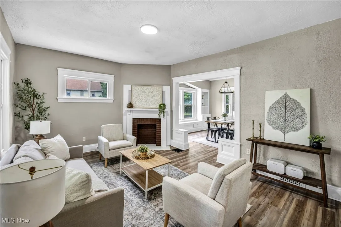 Unit 1- downstairs 3 bed/1.5 bath