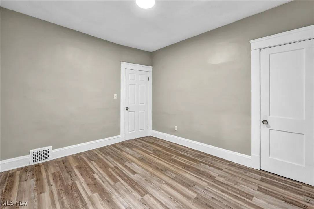Unit 2- upstairs 2 bed/1 bath