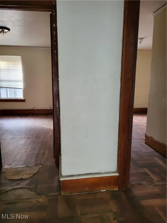 Corridor with baseboards
