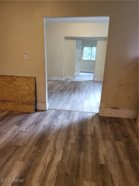 Livingroom connecting to dining room