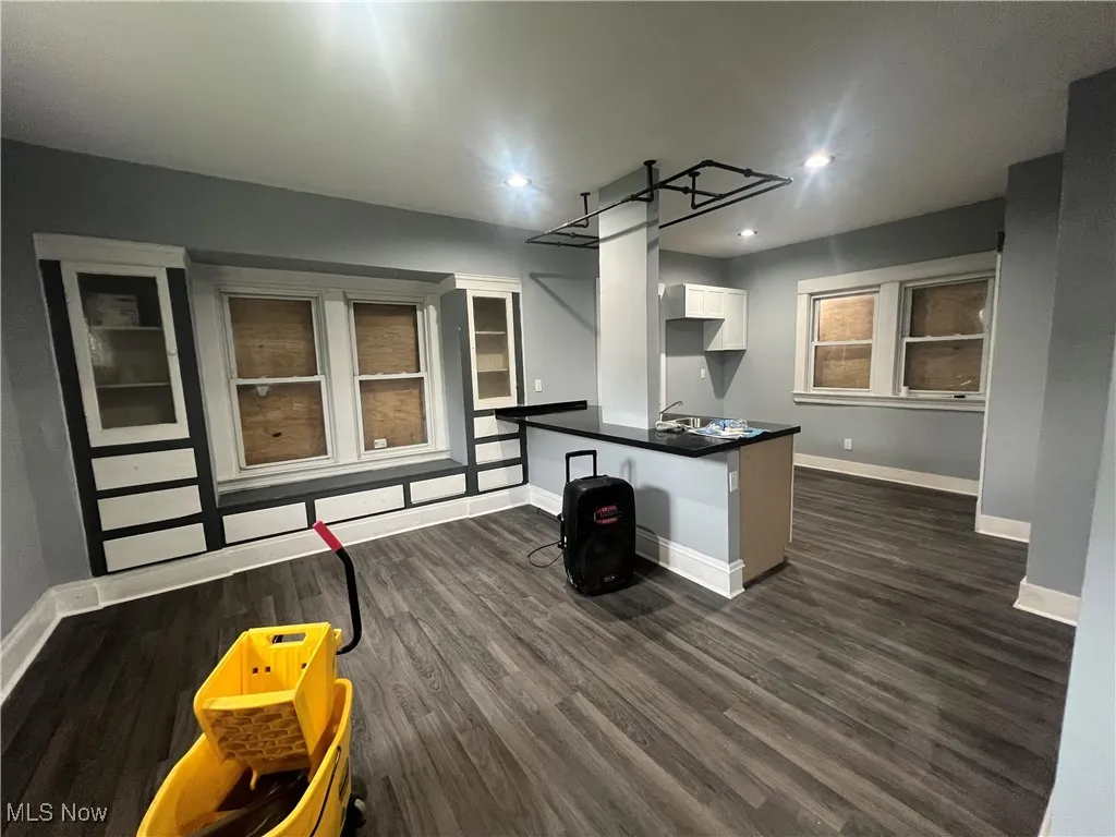 Eat in kitchen