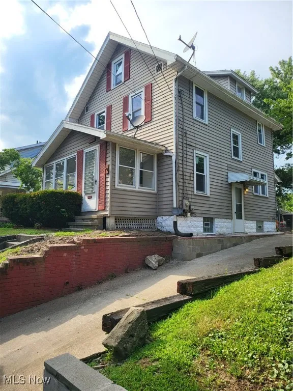 View of front of home featuring entry steps