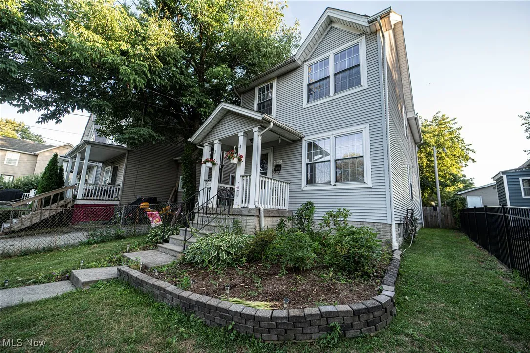 View of front of house featuring a porch