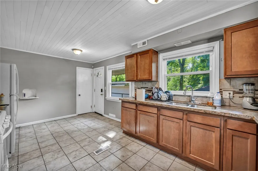 2010 E 221st Street, Euclid, Ohio 44117,MLS Now Listing ID