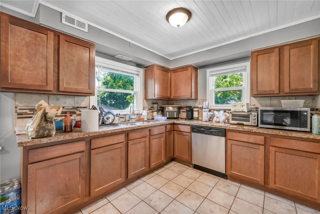 2010 E 221st Street, Euclid, Ohio 44117,MLS Now Listing ID