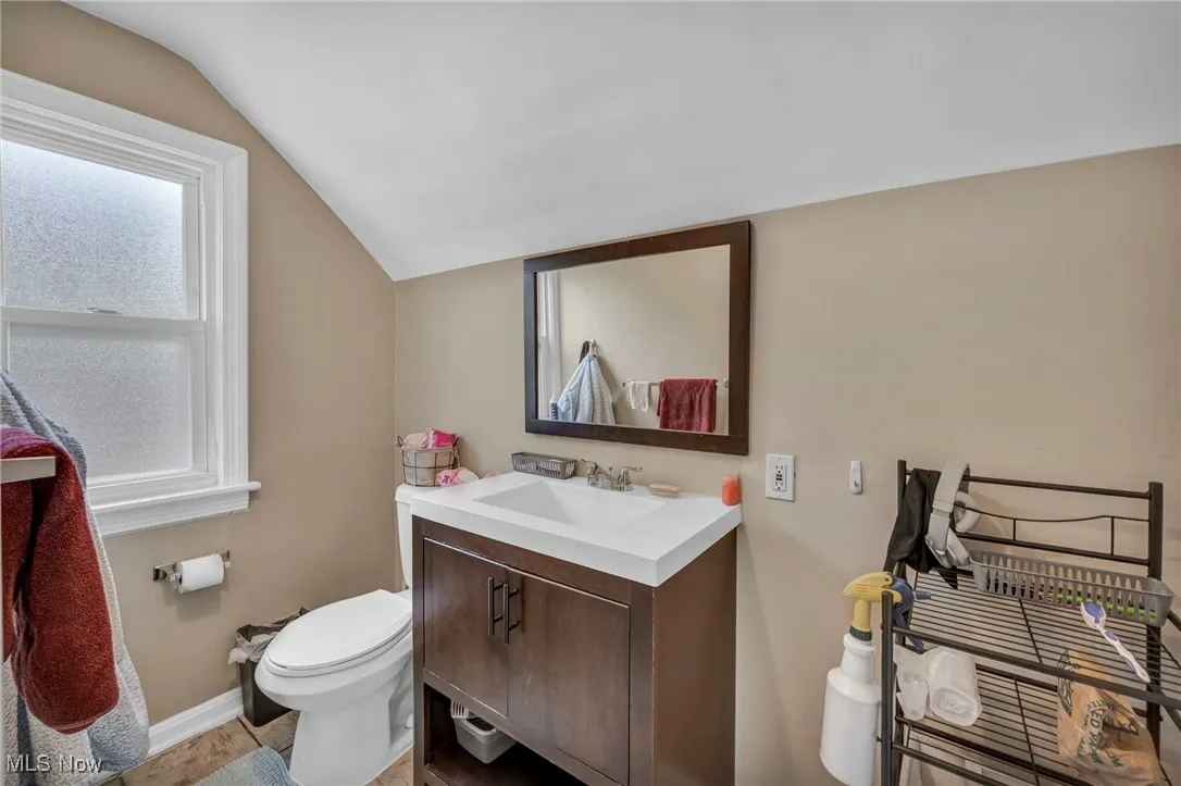 2010 E 221st Street, Euclid, Ohio 44117,MLS Now Listing ID