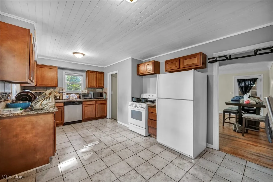 2010 E 221st Street, Euclid, Ohio 44117,MLS Now Listing ID