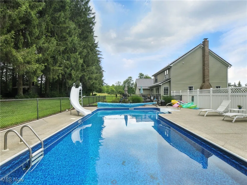 20x40 pool in private back yard.