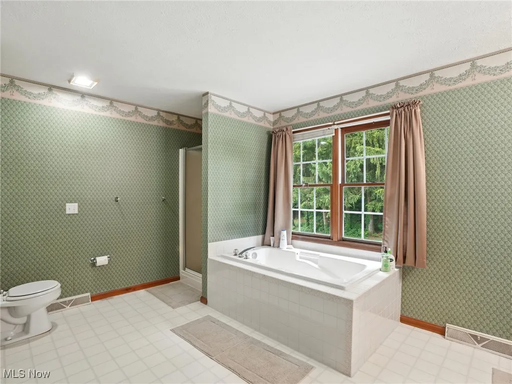 Stand alone tub.