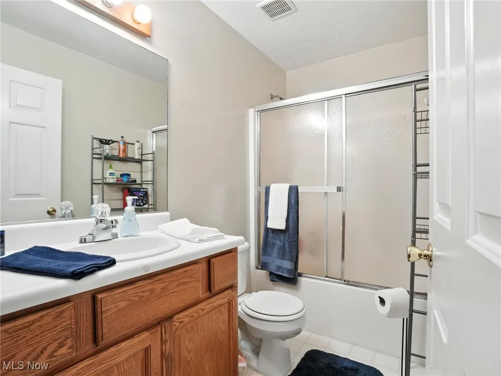 Full bath on second floor.