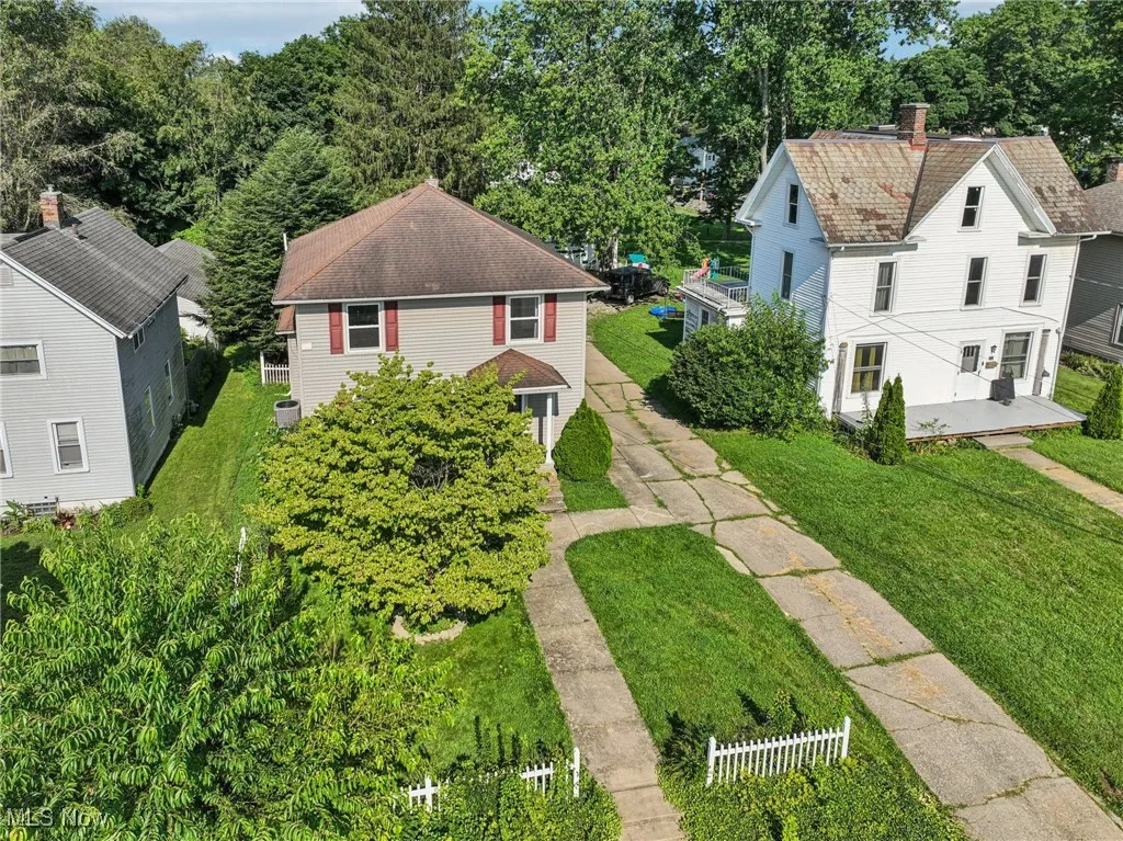 Aerial view of property and surrounding area