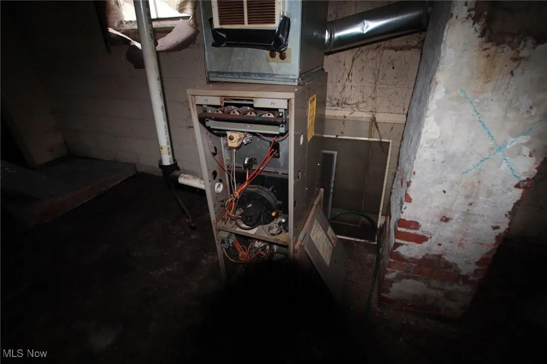 Utility room with heating unit