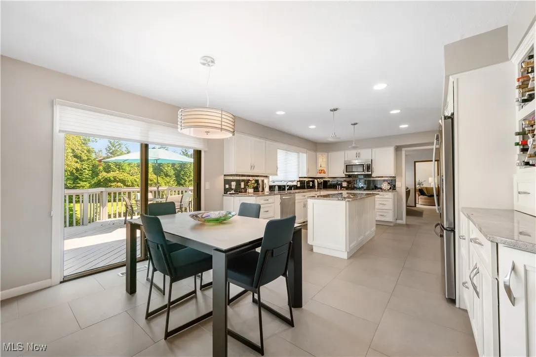Dining area in kitchen