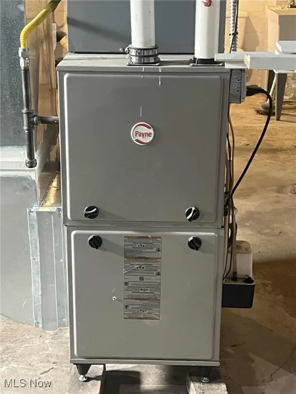 Utility room with heating unit