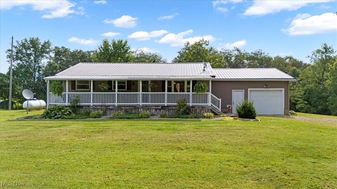 Ranch style home offering all 1st floor living