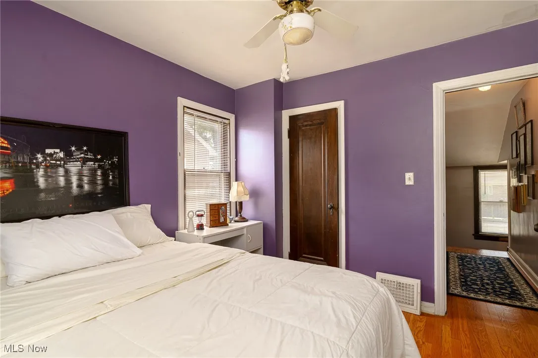 Another view of this fun bedroom