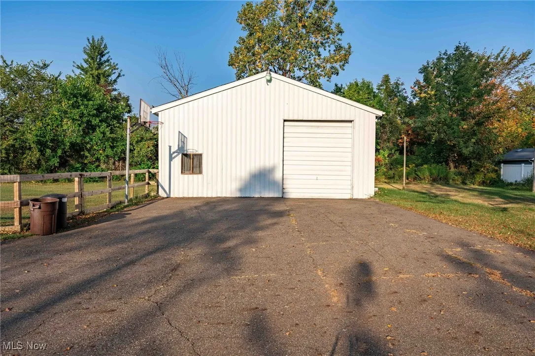 Detached garage with driveway