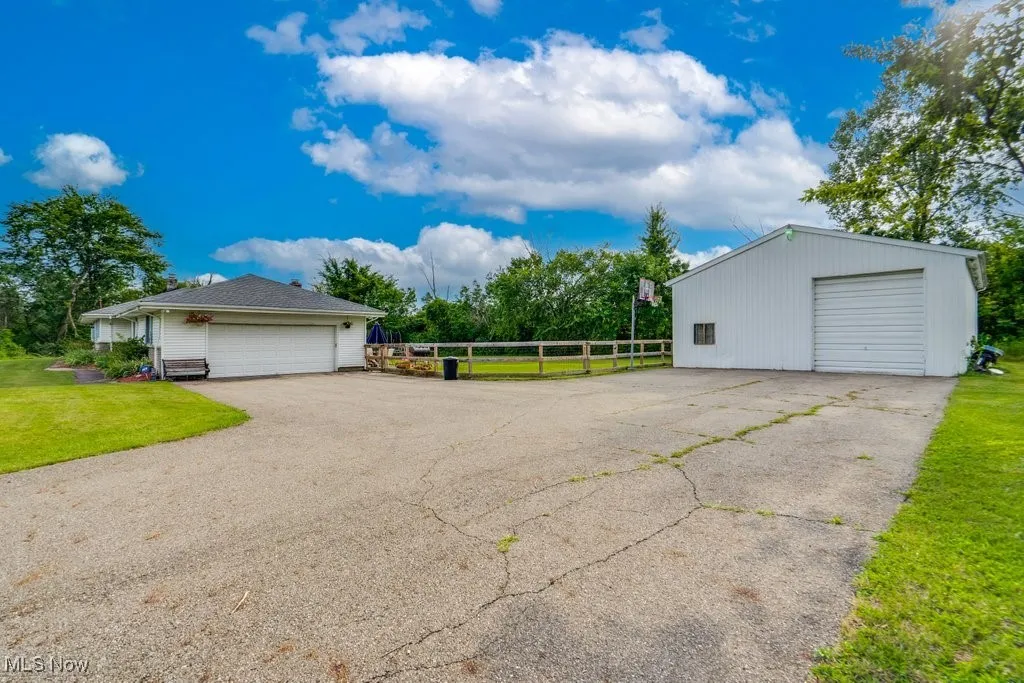 View of detached​​‌​​​​‌​​‌‌​‌‌​​​‌‌​‌​‌​‌​​​‌​​ garage