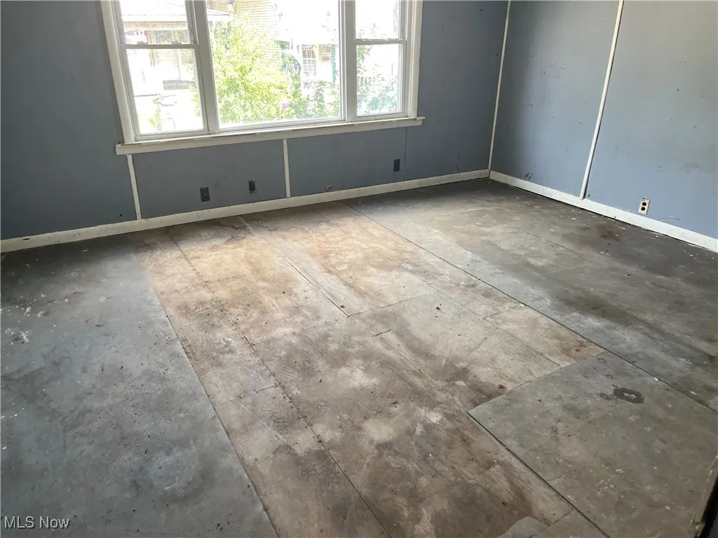 212 Thompson Street, Uhrichsville, Ohio,MLS Now Listing ID
