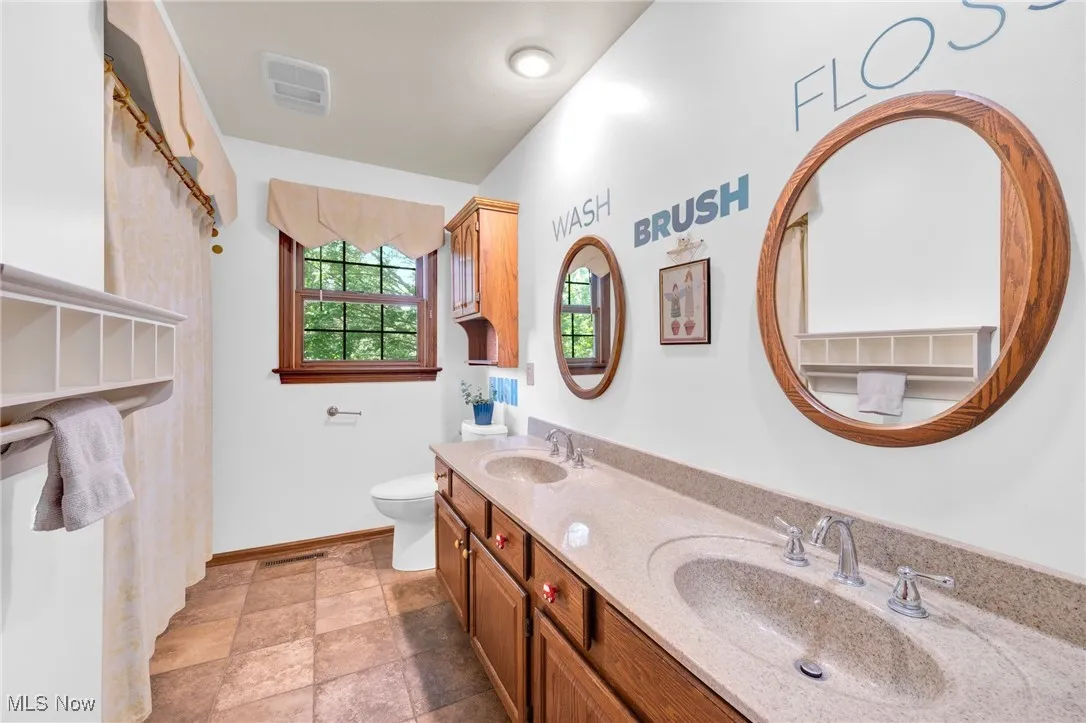 Upstairs Hall Bath