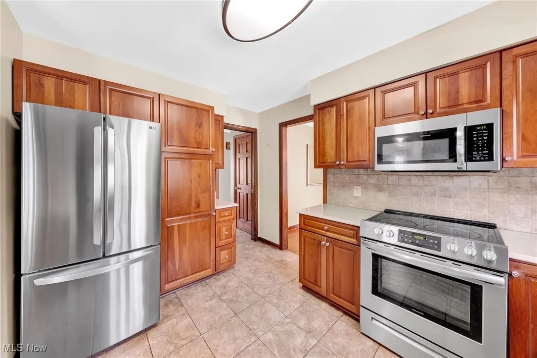 Another view of the sunny Kitchen