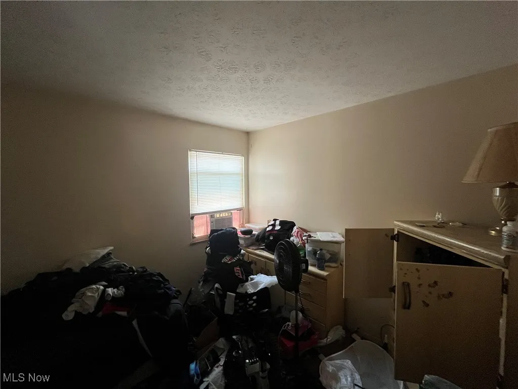 9325 bedroom
