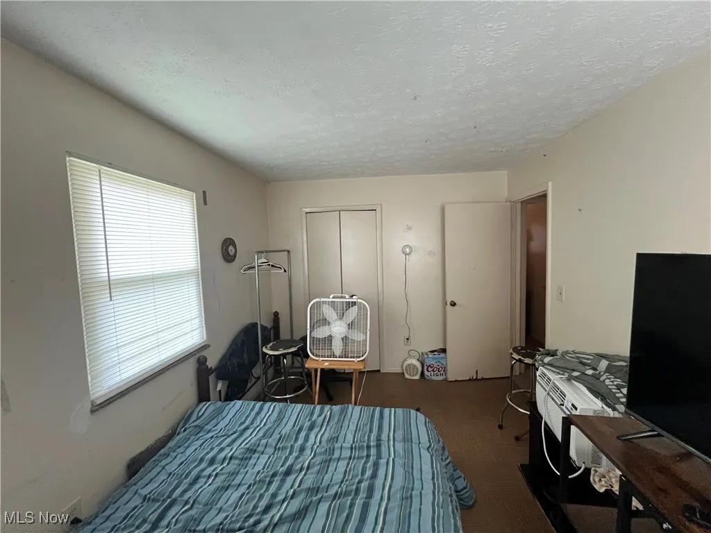 9325 bedroom