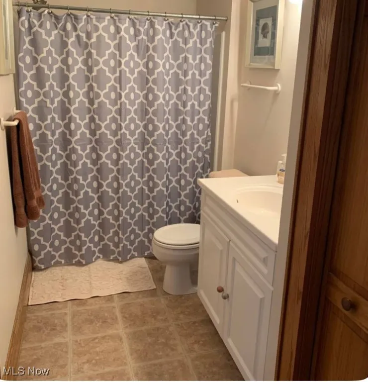 Bathroom first floor