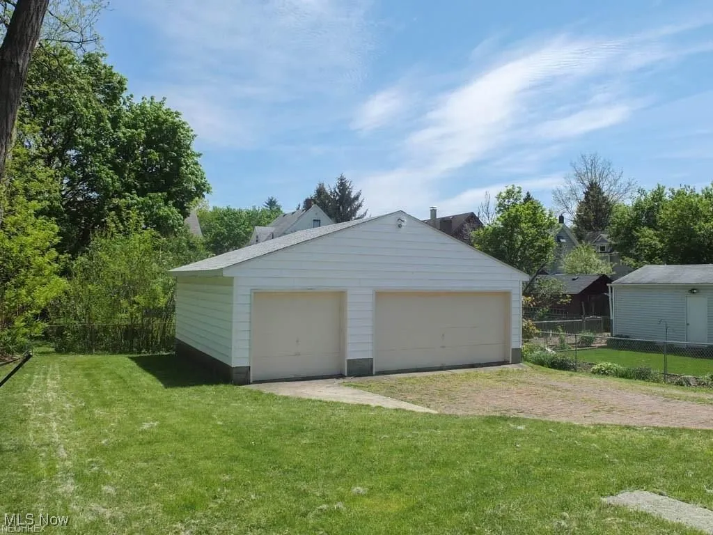 3 car garage
