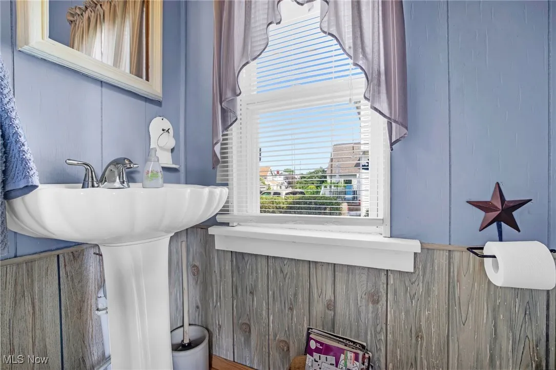 Upstairs bathroom