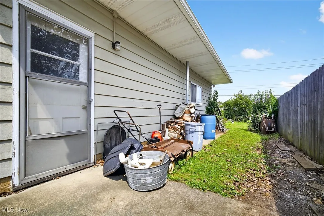 Private entrance for 5th Bedroom ,office (current use) or possible In-Law suite and bathroom.