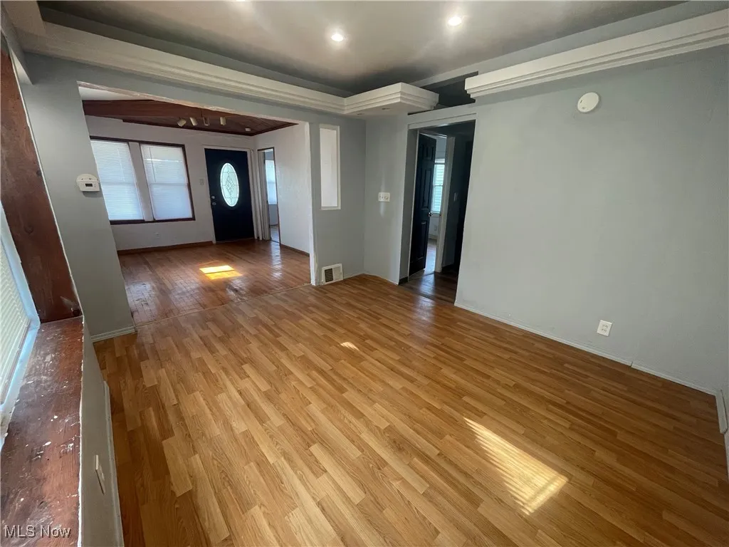 Dining Room - Lower Unit