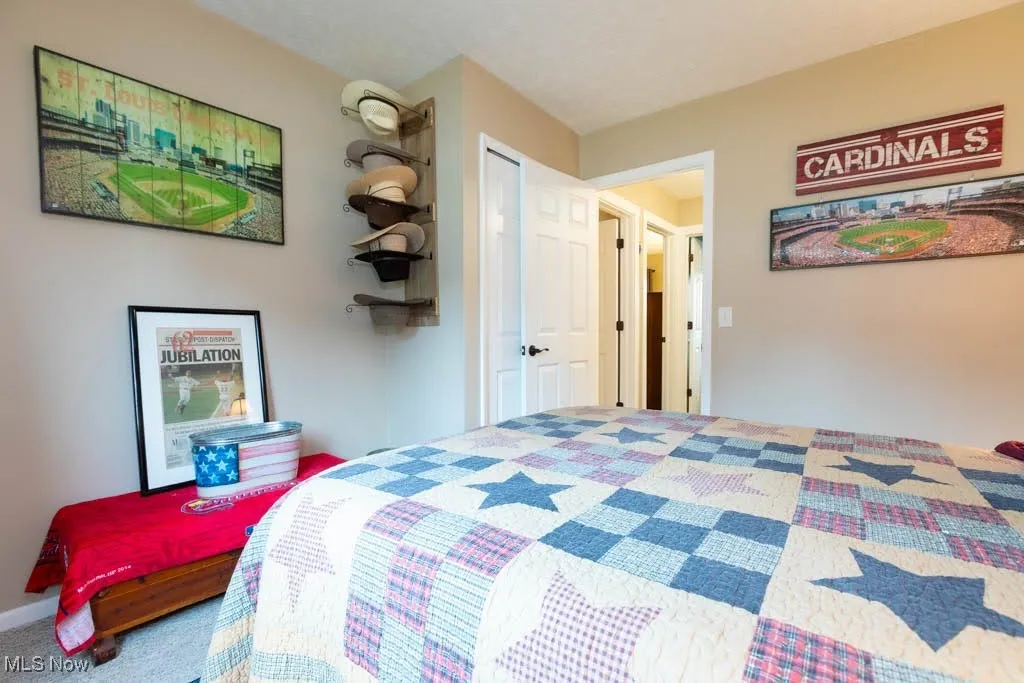 Bedroom with carpet
