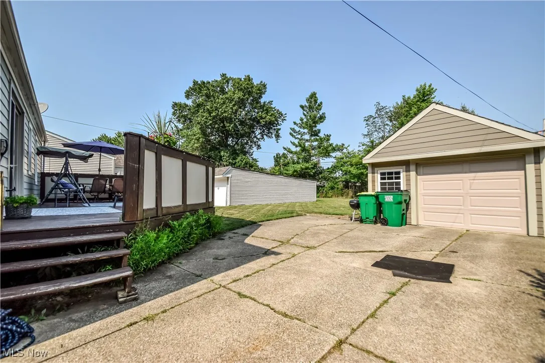 Detached garage with driveway