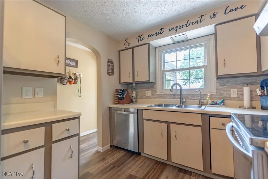 2743 N Bender Avenue, Akron, Ohio,MLS Now Listing ID
