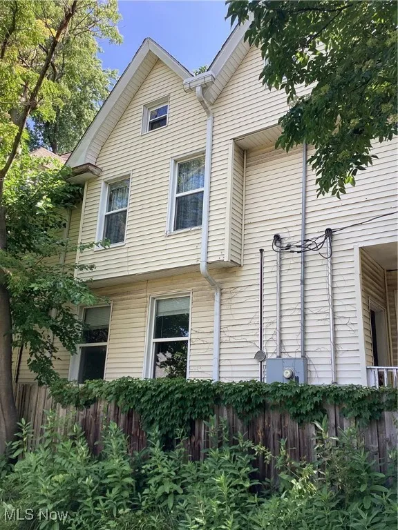 View of side of home